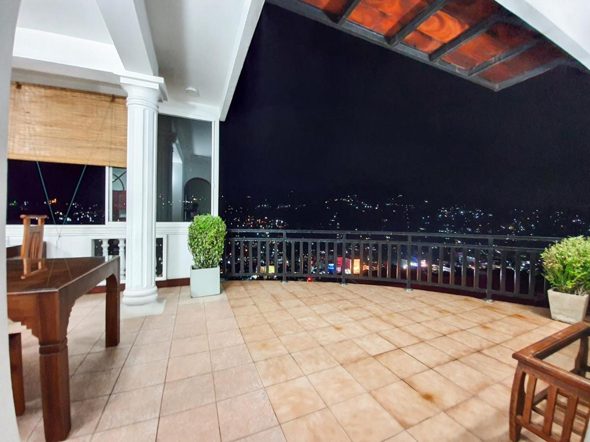 The Skydeck Kandy Exteriér fotografie