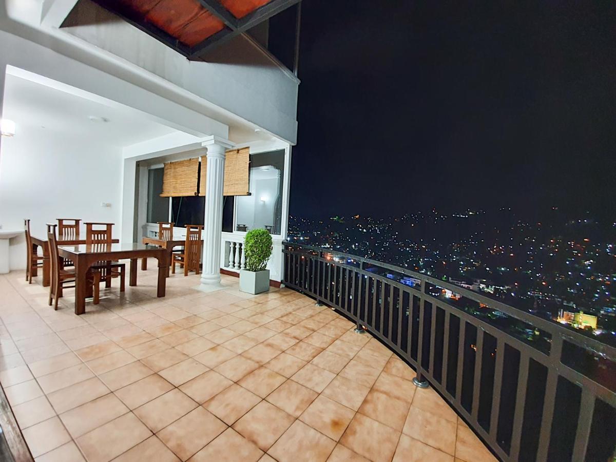 The Skydeck Kandy Exteriér fotografie