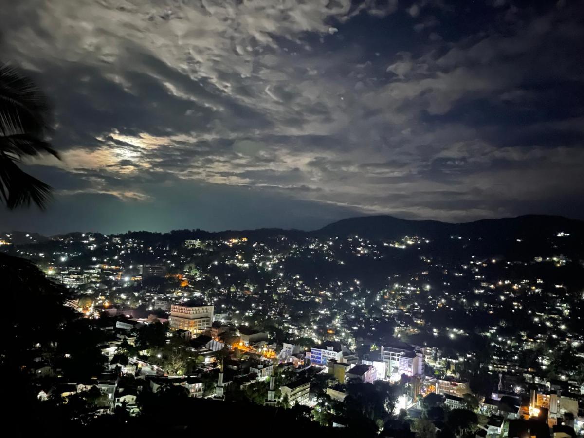 The Skydeck Kandy Exteriér fotografie