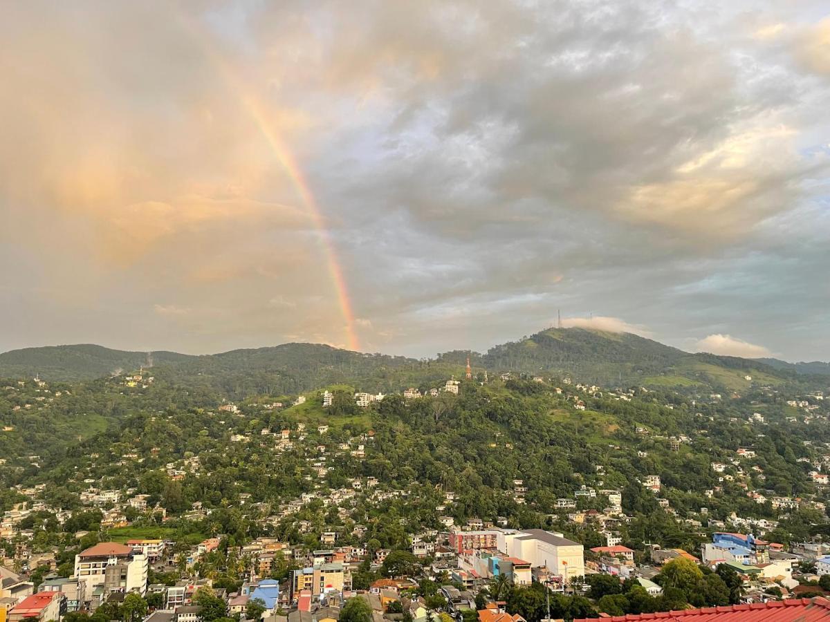 The Skydeck Kandy Exteriér fotografie
