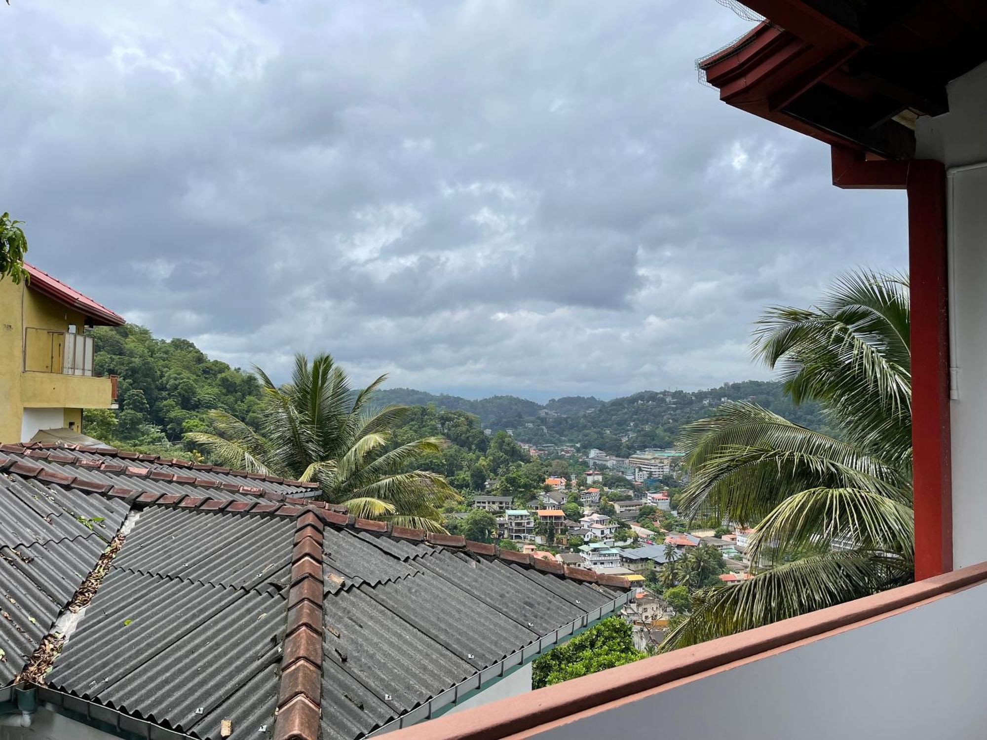The Skydeck Kandy Exteriér fotografie